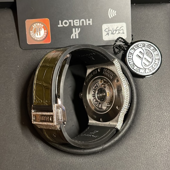 2021 Hublot classic Fusion  Diamond Full in and Out with the original box& paper - Picture 3 of 7